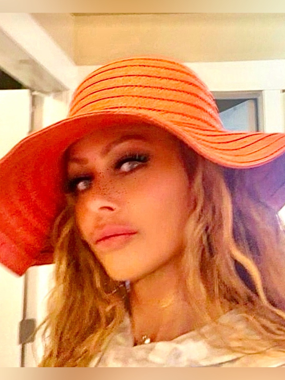 Wide-Brim Straw Sun Hat in Coral Pink